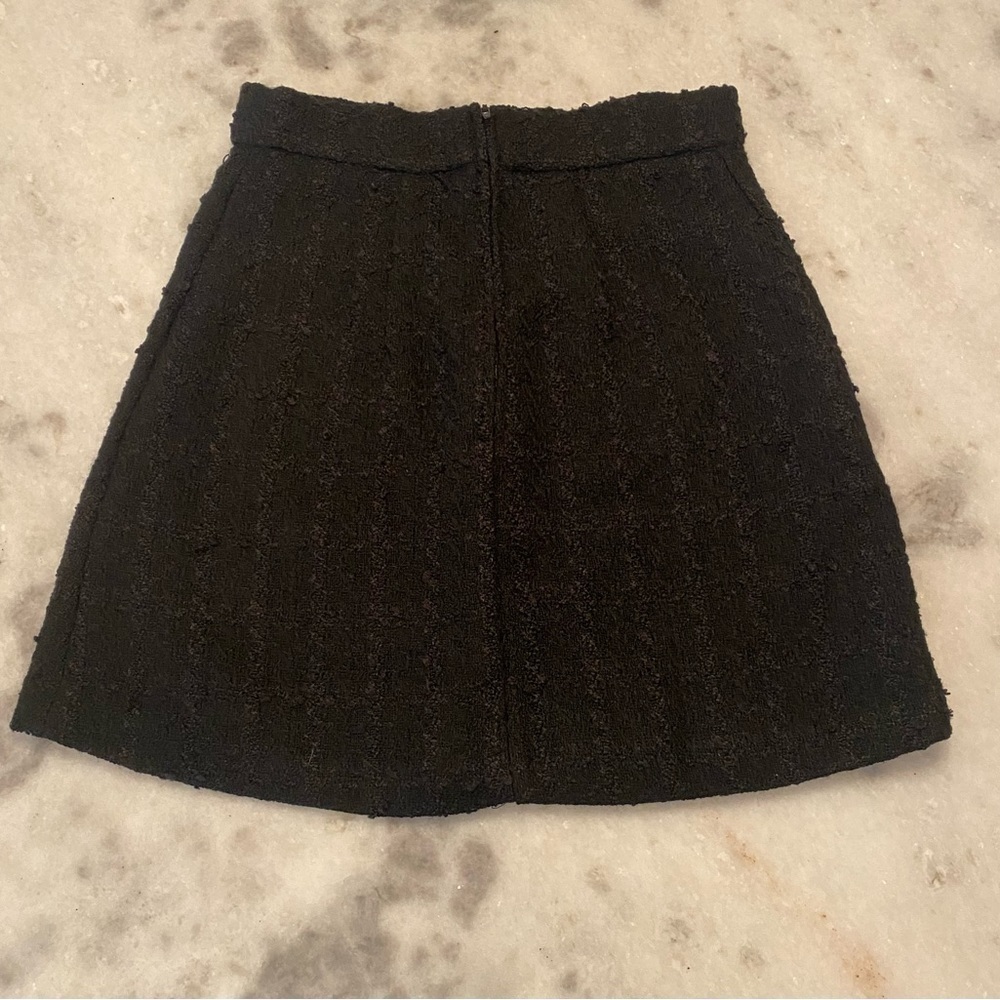 H&M Black Boucle Mini A-Line Skirt with Decorative Buttons Size 4 - Picture 2 of 3